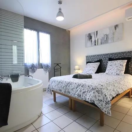 Villa Magnifique Avec Piscine Chauffee